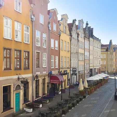 Elite Hamptons Old Town