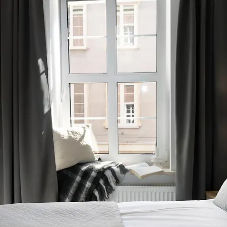 Elite Hamptons Old Town *