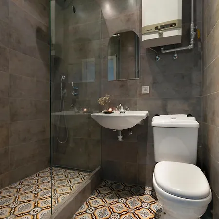 Elite Hamptons Old Town *