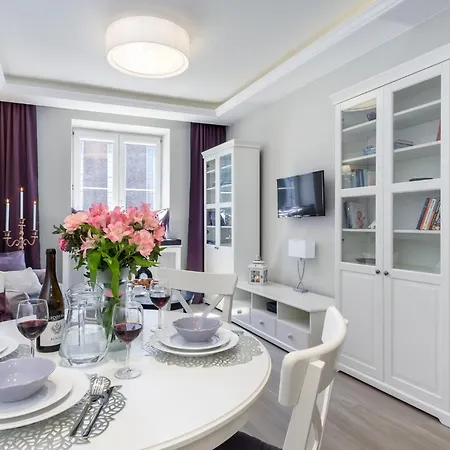 Elite Hamptons Old Town Danzig