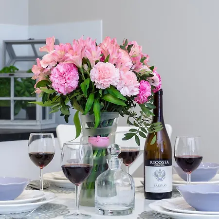 Elite Hamptons Old Town