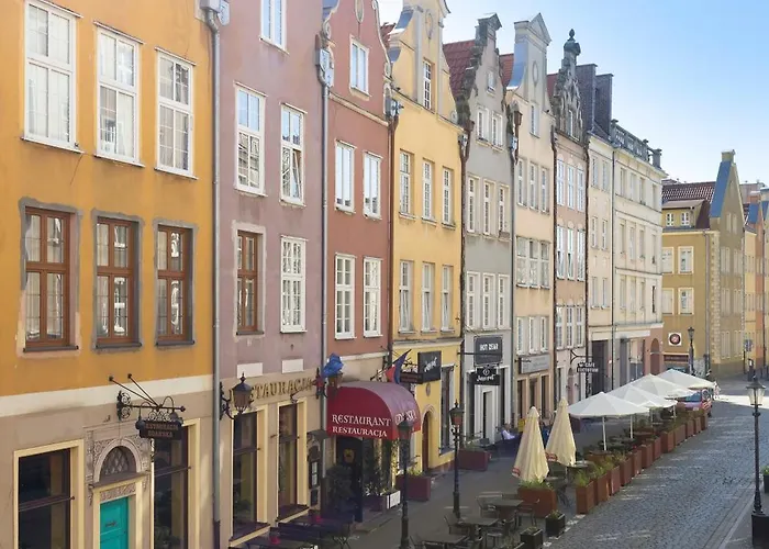 Elite Hamptons Old Town