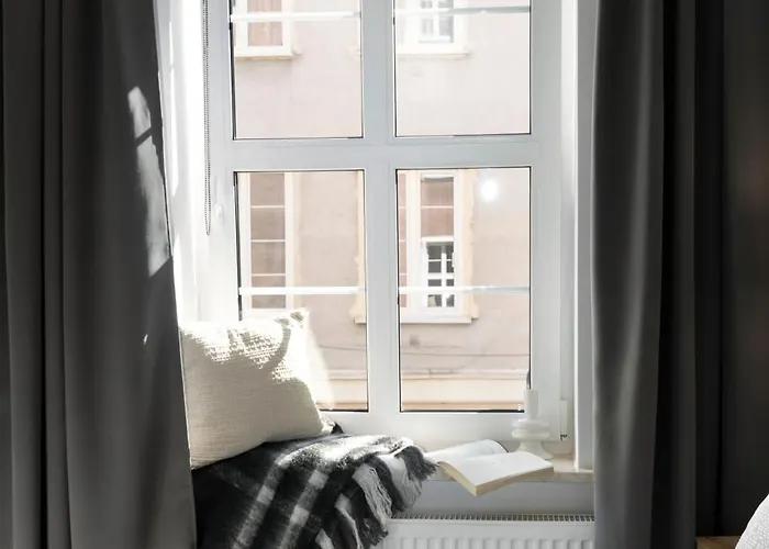 Elite Hamptons Old Town *