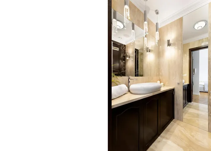 Elite Hamptons Old Town