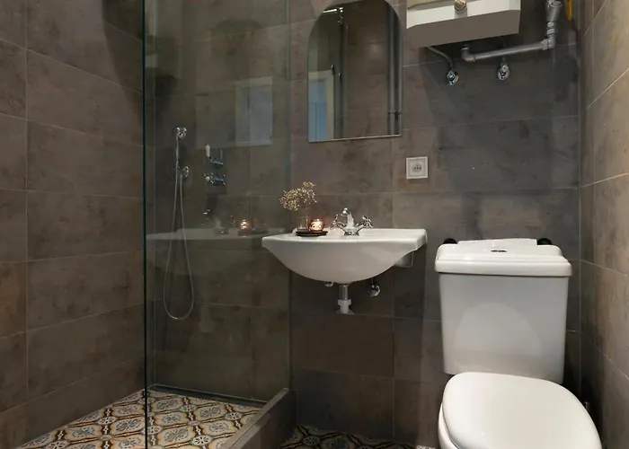 Elite Hamptons Old Town *