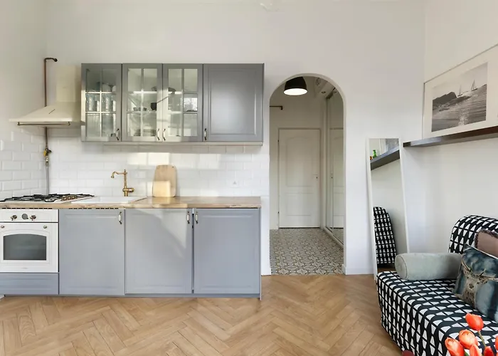 Elite Hamptons Old Town